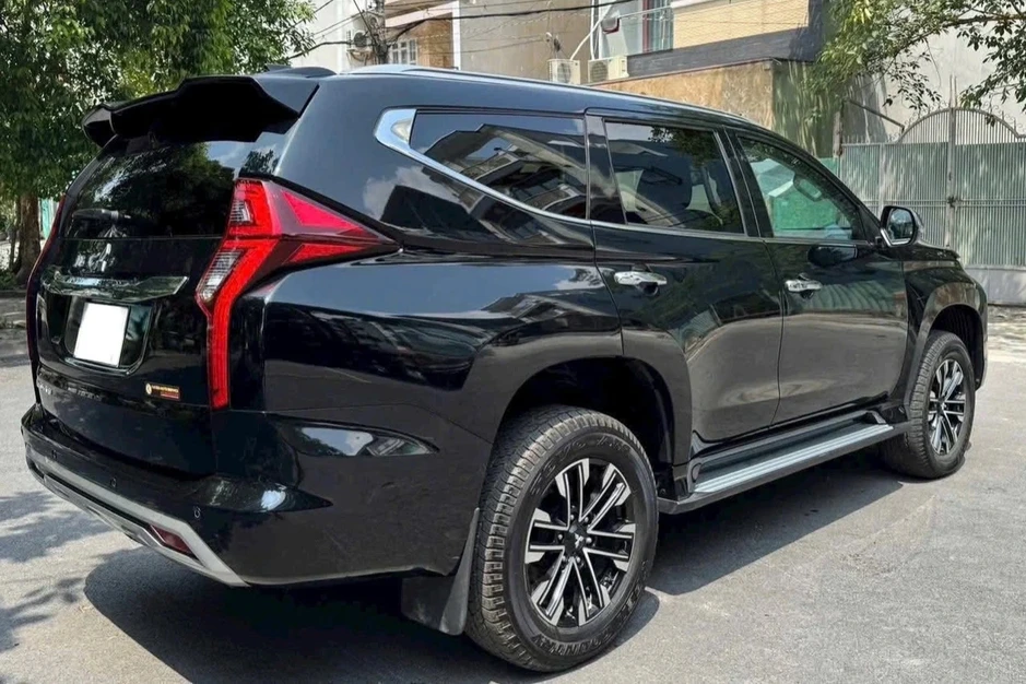 Pajero Sport “cất kho” gần 4 năm, rao bán hơn 1,1 tỷ đồng gây tranh cãi Pajero Sport “cất kho” gần 4 năm, rao bán hơn 1,1 tỷ đồng gây tranh cãi