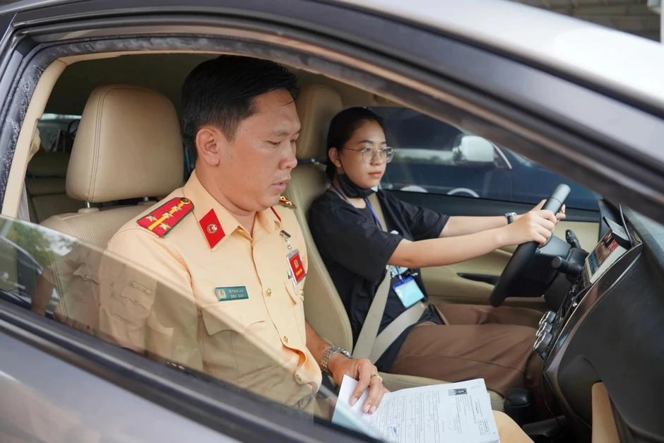 Quá hạn bằng lái xe ô tô dưới 1 tháng có phải thi lại hay được miễn sát hạch? Quá hạn bằng lái xe ô tô dưới 1 tháng có phải thi lại hay được miễn sát hạch?
