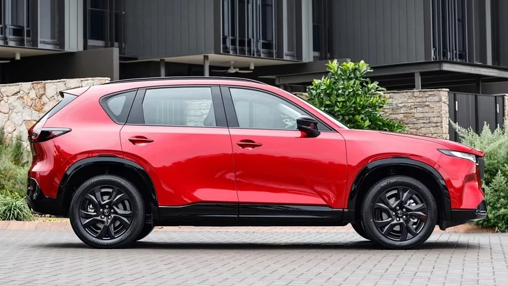 Sếp Mazda: 'Chưa có xe hybrid khiến tôi hài lòng, CX-5 HEV sẽ 'đã' hơn hẳn' Sếp Mazda: 'Chưa có xe hybrid khiến tôi hài lòng, CX-5 HEV sẽ 'đã' hơn hẳn'