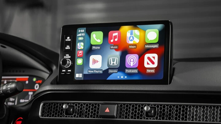 So sánh CarPlay cắm dây và không dây - lựa chọn cho người dùng ô tô So sánh CarPlay cắm dây và không dây - lựa chọn cho người dùng ô tô