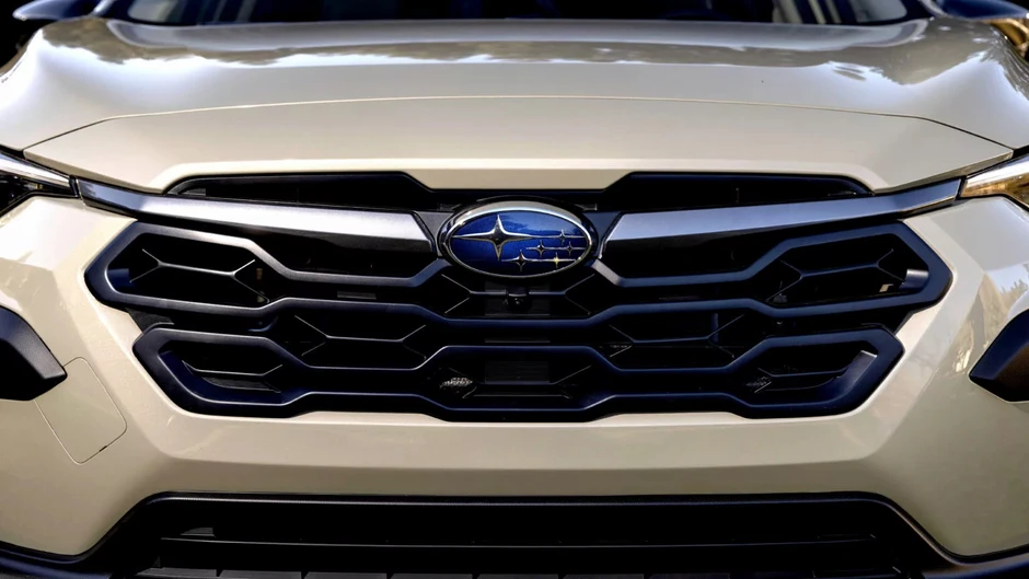 Subaru cảnh cáo khẩn tới gần 70.000 chủ xe hybird chỉ đổ xăng tối đa 50% bình