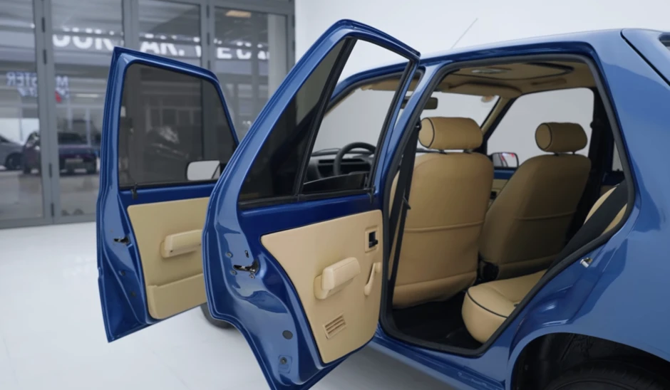 Thợ Việt hồi sinh Peugeot 205 hàng hiếm từ sắt rỉ thành long lanh: Mất một năm thực hiện, thay một loạt chi tiết từ ngoài vào trong Thợ Việt hồi sinh Peugeot 205 hàng hiếm từ sắt rỉ thành long lanh: Mất một năm thực hiện, thay một loạt chi tiết từ ngoài vào trong
