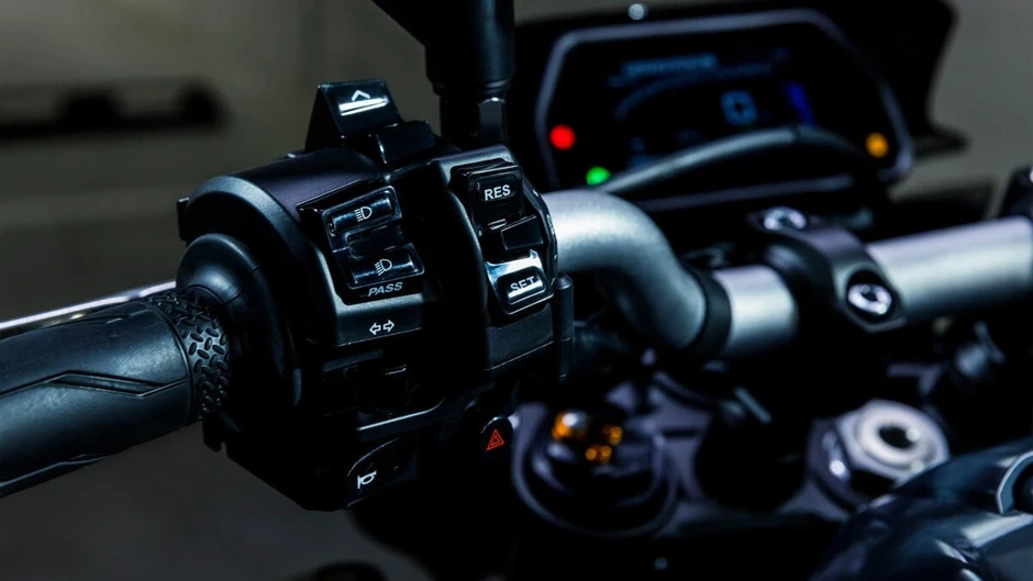 Tính năng Cruise Control trên xe máy hoạt động ra sao, khi nào nên sử dụng? Tính năng Cruise Control trên xe máy hoạt động ra sao, khi nào nên sử dụng?