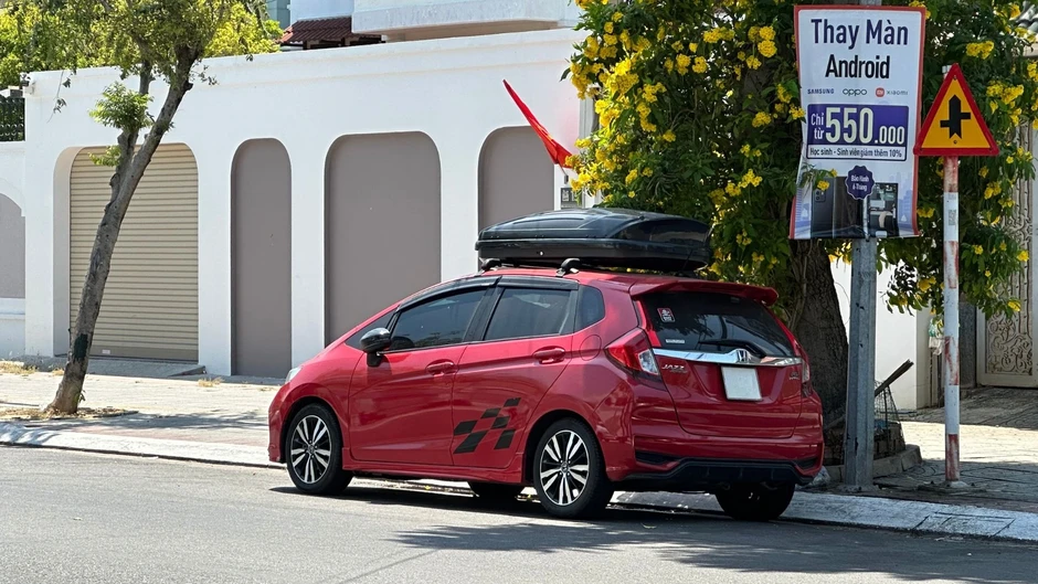 Trời nắng gắt, chọn chỗ đậu ô tô sao cho hợp lý? Trời nắng gắt, chọn chỗ đậu ô tô sao cho hợp lý?