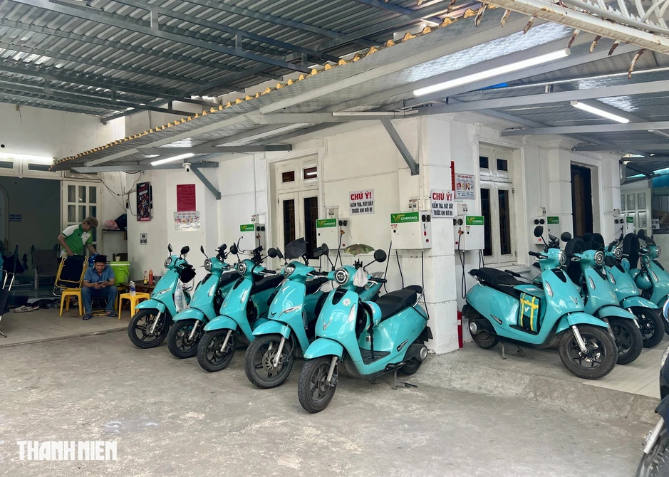 Xe máy điện sạc pin và đổi pin có ưu, nhược điểm gì? Xe máy điện sạc pin và đổi pin có ưu, nhược điểm gì?
