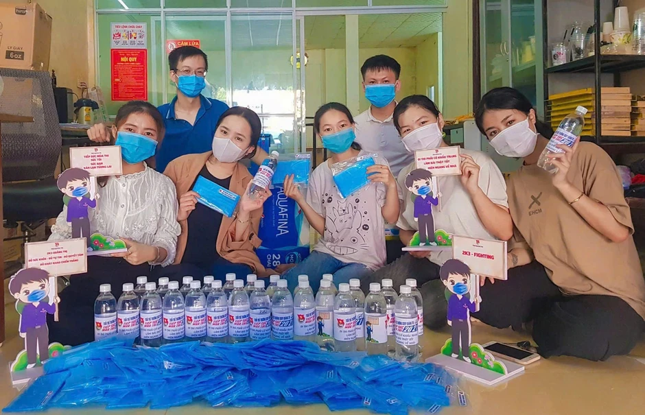 10 năm đứng cổng trường thi, cô gái này làm điều khiến sĩ tử không thể quên 10 năm đứng cổng trường thi, cô gái này làm điều khiến sĩ tử không thể quên