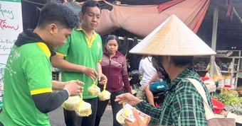 100 bữa sáng từ tâm