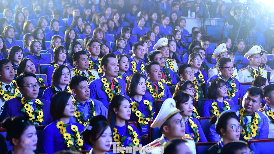 100 cán bộ Đoàn xuất sắc nhận giải thưởng Lý Tự Trọng năm 2026 100 cán bộ Đoàn xuất sắc nhận giải thưởng Lý Tự Trọng năm 2026