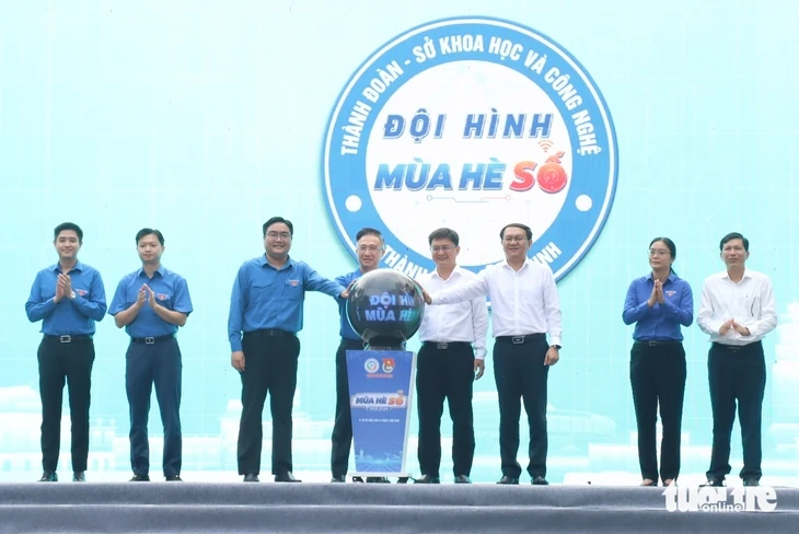 100% phường, xã, đặc khu TP.HCM có đội hình 'Mùa hè số' hỗ trợ người dân 100% phường, xã, đặc khu TP.HCM có đội hình 'Mùa hè số' hỗ trợ người dân