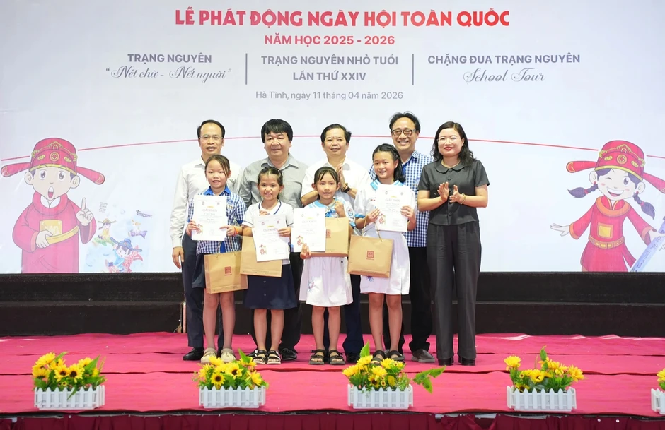 115 'sĩ tử nhí' Hà Tĩnh tranh tài tại Ngày hội Trạng Nguyên 115 'sĩ tử nhí' Hà Tĩnh tranh tài tại Ngày hội Trạng Nguyên