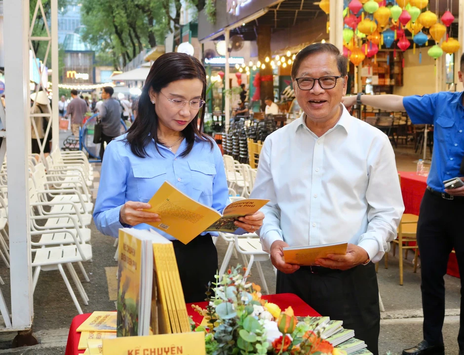 2.000 cuốn sách ý nghĩa dành cho thiếu nhi 2.000 cuốn sách ý nghĩa dành cho thiếu nhi