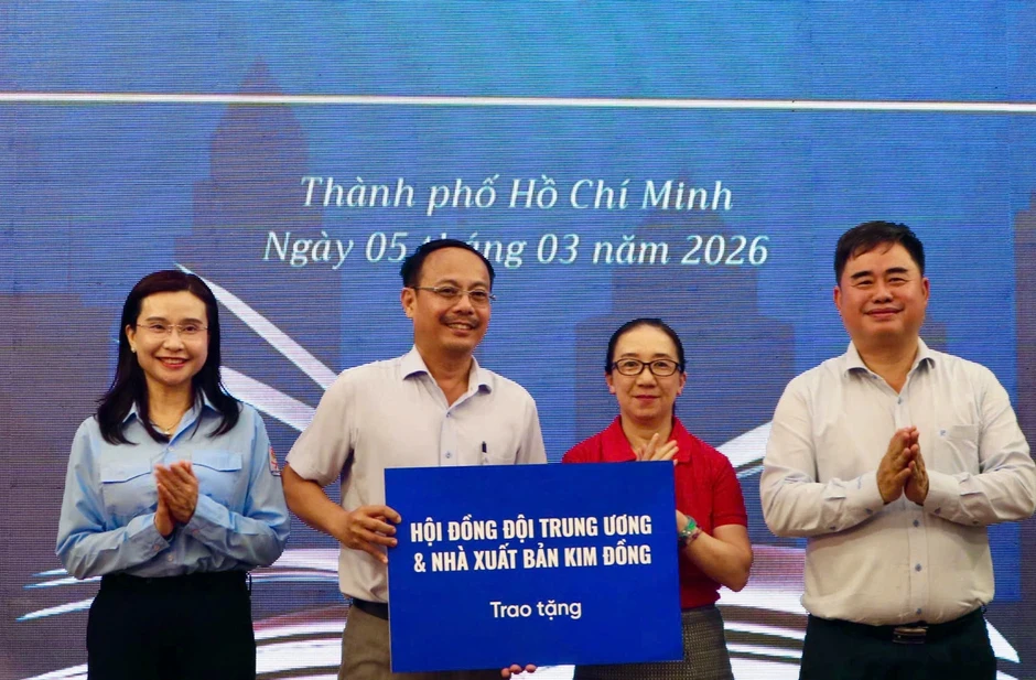 2.000 cuốn sách ý nghĩa dành cho thiếu nhi 2.000 cuốn sách ý nghĩa dành cho thiếu nhi