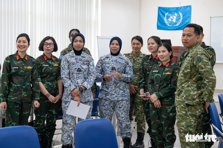 22 sĩ quan quân đội Việt Nam tham gia khóa huấn luyện về phụ nữ, hòa bình và an ninh 22 sĩ quan quân đội Việt Nam tham gia khóa huấn luyện về phụ nữ, hòa bình và an ninh