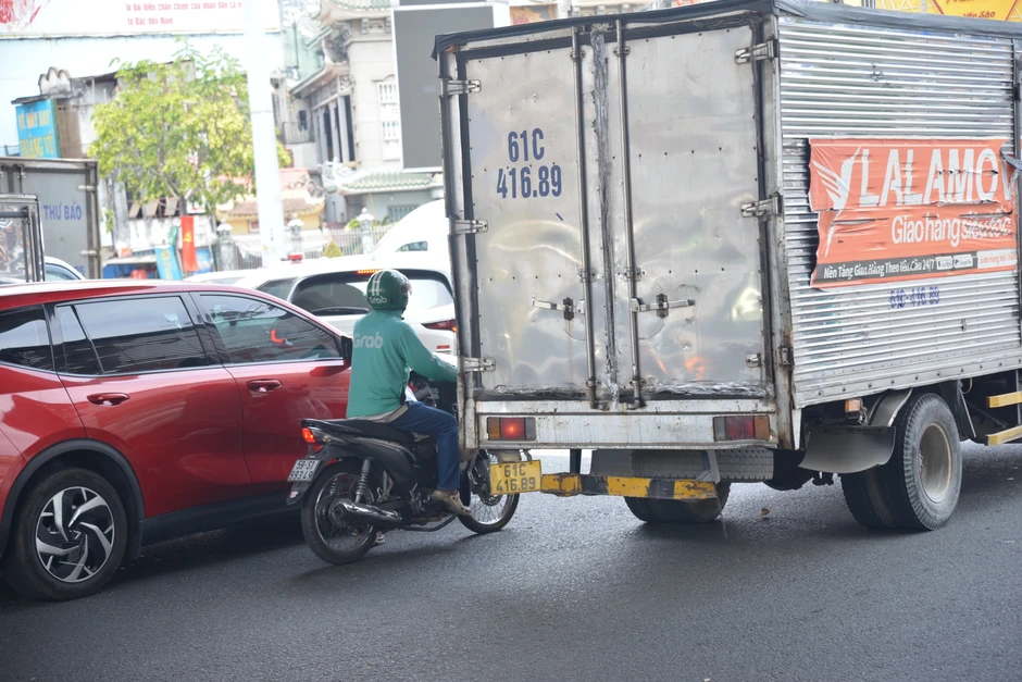 6 điểm mù tử thần của xe tải, container: Người tham gia giao thông phải biết 6 điểm mù tử thần của xe tải, container: Người tham gia giao thông phải biết