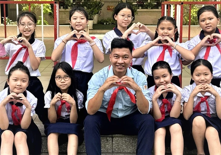 85 năm Đội TNTP Hồ Chí Minh (15-5-1941 - 15-5-2026): Cánh én hồng giữ lửa phong trào Đội 85 năm Đội TNTP Hồ Chí Minh (15-5-1941 - 15-5-2026): Cánh én hồng giữ lửa phong trào Đội