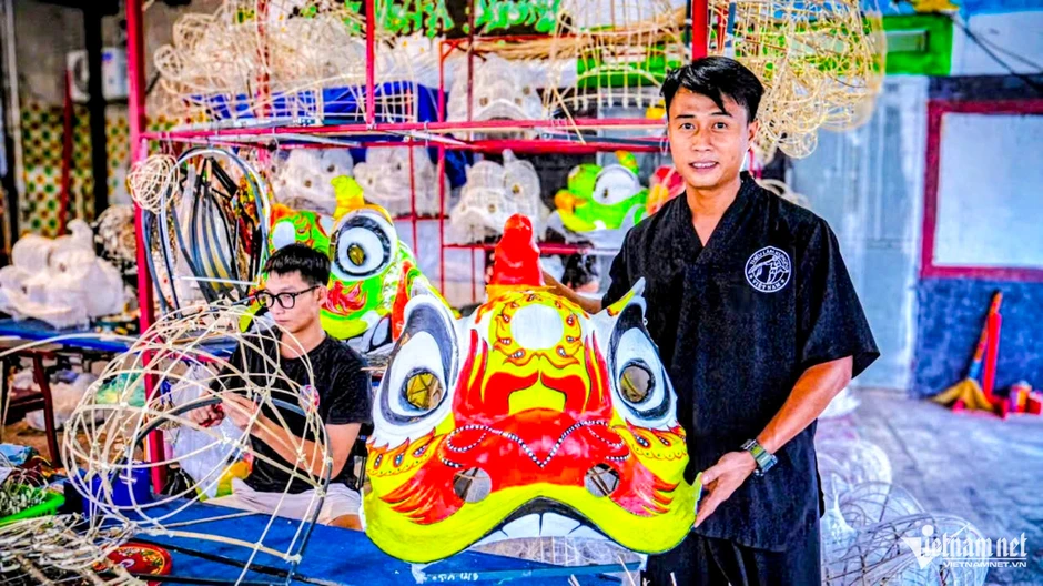 8X hơn 14 năm thổi hồn vào những chiếc đầu lân ở Thái Nguyên 8X hơn 14 năm thổi hồn vào những chiếc đầu lân ở Thái Nguyên