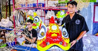 8X hơn 14 năm thổi hồn vào những chiếc đầu lân ở Thái Nguyên