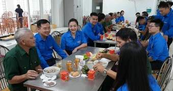 Ấm áp hành trình đền ơn đáp nghĩa ở Thanh Hóa