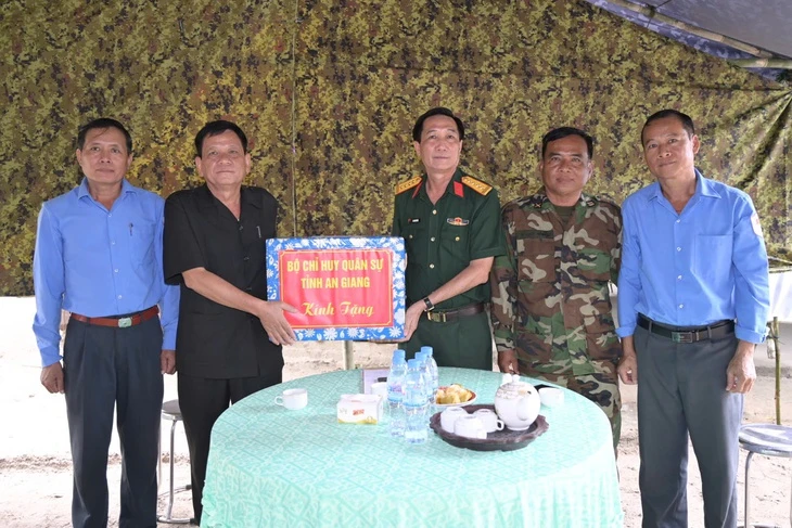 An Giang quy tập 61 bộ hài cốt liệt sĩ được tìm thấy tại Campuchia An Giang quy tập 61 bộ hài cốt liệt sĩ được tìm thấy tại Campuchia