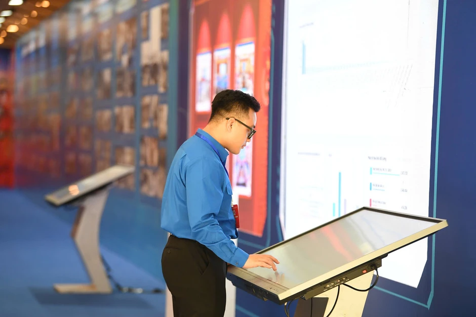 Ấn tượng triển lãm 'Chuyến tàu tiến vào kỷ nguyên mới' tại Đại hội Đoàn XIII Ấn tượng triển lãm 'Chuyến tàu tiến vào kỷ nguyên mới' tại Đại hội Đoàn XIII