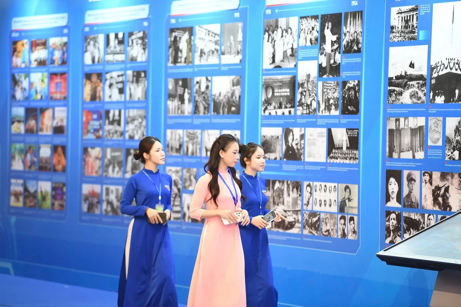Ấn tượng triển lãm 'Chuyến tàu tiến vào kỷ nguyên mới' tại Đại hội Đoàn XIII Ấn tượng triển lãm 'Chuyến tàu tiến vào kỷ nguyên mới' tại Đại hội Đoàn XIII