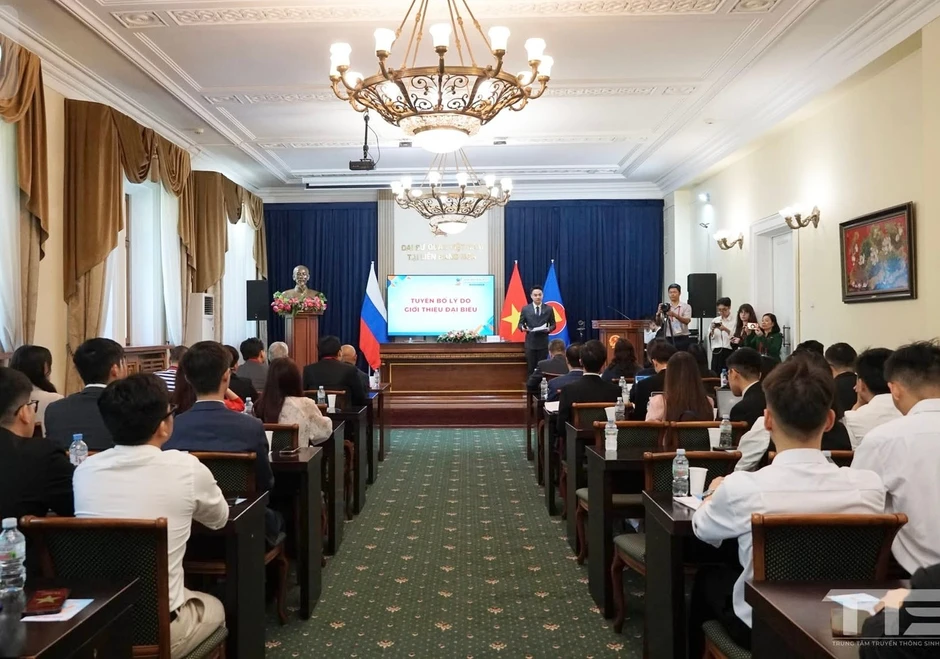 Anh Bùi Tuấn Anh làm Chủ tịch Hội Sinh viên Việt Nam tại Nga khóa 2 Anh Bùi Tuấn Anh làm Chủ tịch Hội Sinh viên Việt Nam tại Nga khóa 2