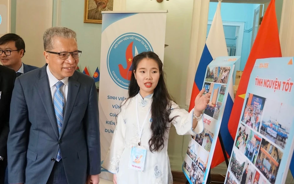 Anh Bùi Tuấn Anh làm Chủ tịch Hội Sinh viên Việt Nam tại Nga khóa 2 Anh Bùi Tuấn Anh làm Chủ tịch Hội Sinh viên Việt Nam tại Nga khóa 2