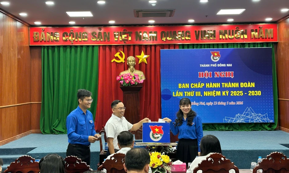 Anh Nguyễn Hiếu Trung giữ chức Phó bí thư Thành đoàn Đồng Nai Anh Nguyễn Hiếu Trung giữ chức Phó bí thư Thành đoàn Đồng Nai