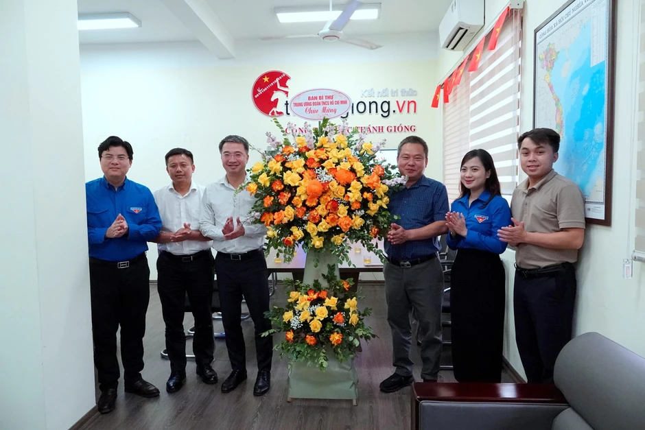 Anh Nguyễn Tường Lâm tiếp lửa những người làm báo của Đoàn Anh Nguyễn Tường Lâm tiếp lửa những người làm báo của Đoàn