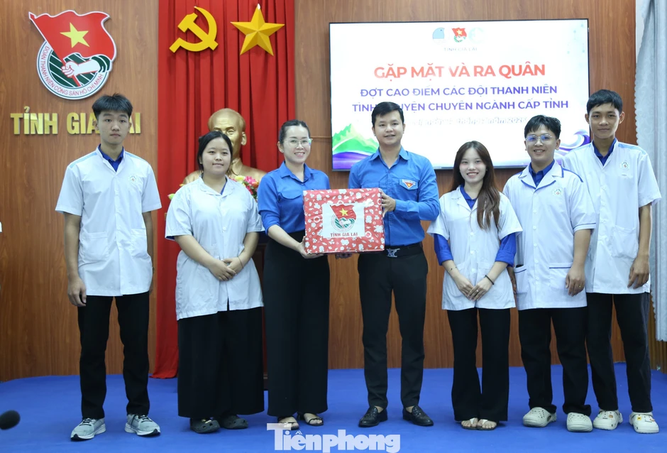 'Áo xanh' lên đường đến những vùng khó Gia Lai