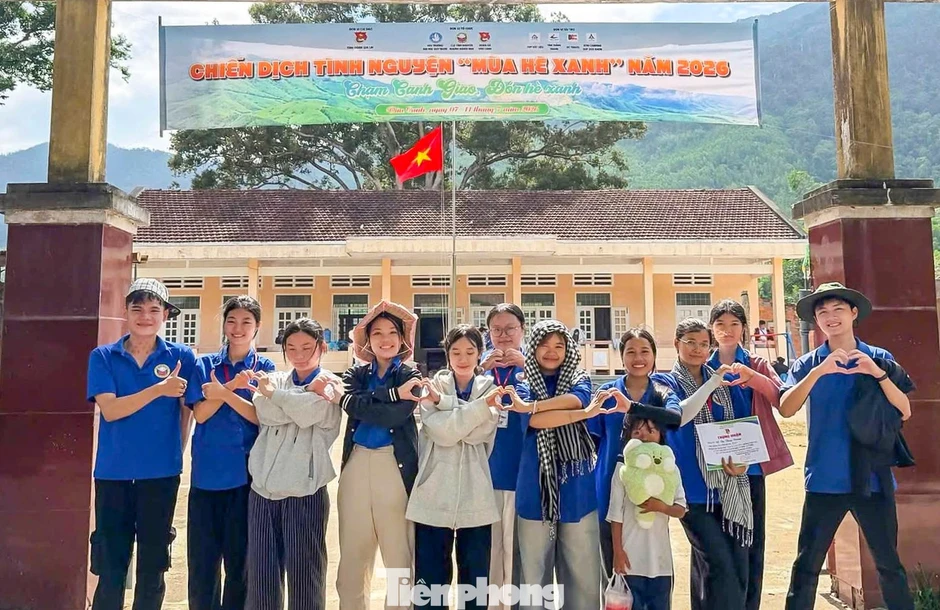 'Áo xanh' lên đường đến những vùng khó Gia Lai