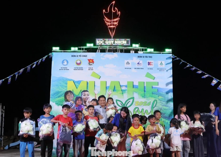 'Áo xanh' lên đường đến những vùng khó Gia Lai