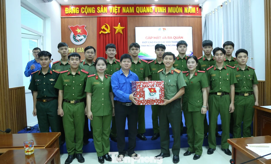 'Áo xanh' lên đường đến những vùng khó Gia Lai