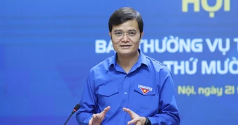 Áp lực học tập, việc làm, môi trường mạng ngày càng đè nặng lên thanh niên