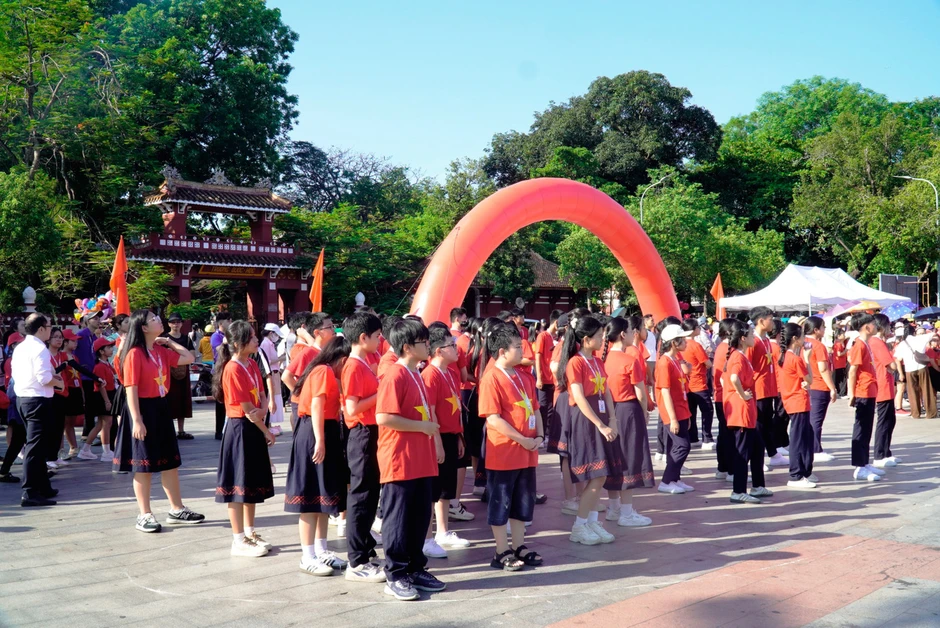 Bạn trẻ TP. Huế hào hứng khai mạc hè 2026, trải nghiệm nhiều hoạt động Bạn trẻ TP. Huế hào hứng khai mạc hè 2026, trải nghiệm nhiều hoạt động