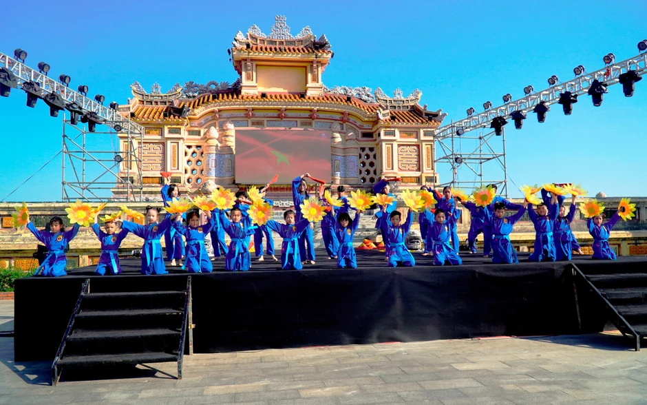Bạn trẻ TP. Huế hào hứng khai mạc hè 2026, trải nghiệm nhiều hoạt động Bạn trẻ TP. Huế hào hứng khai mạc hè 2026, trải nghiệm nhiều hoạt động