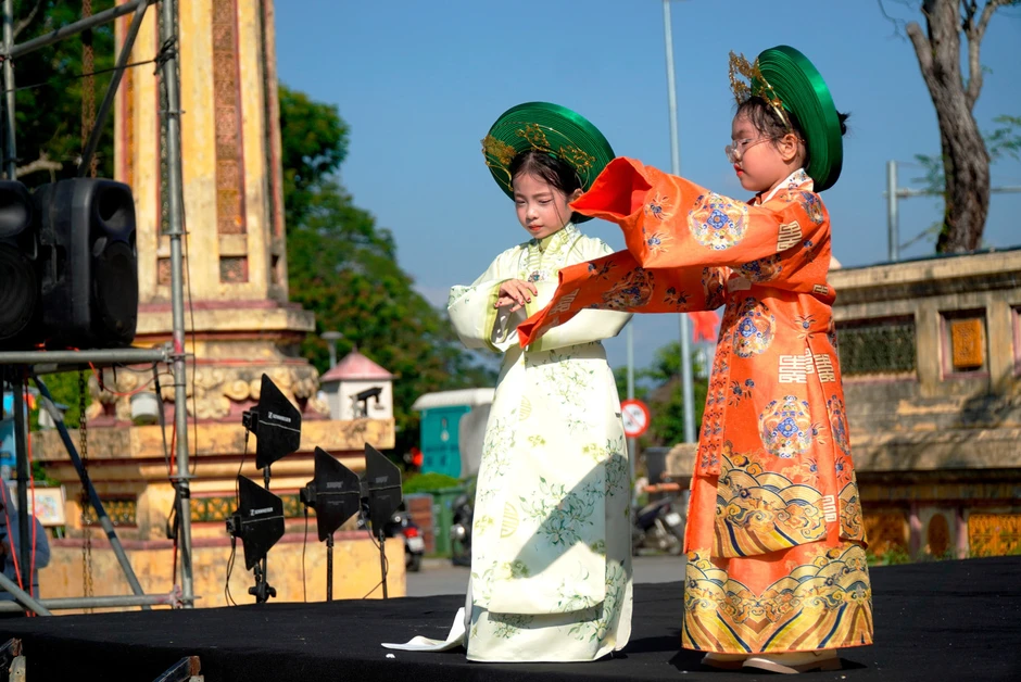 Bạn trẻ TP. Huế hào hứng khai mạc hè 2026, trải nghiệm nhiều hoạt động Bạn trẻ TP. Huế hào hứng khai mạc hè 2026, trải nghiệm nhiều hoạt động