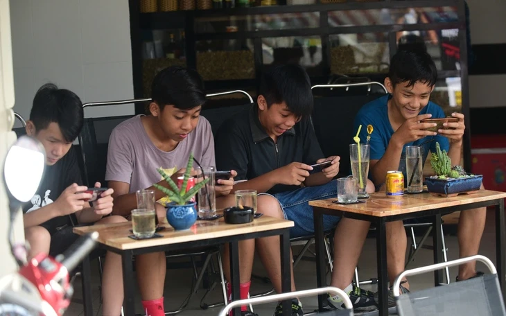 Bắt nạt trực tuyến: Không gian ảo, tổn hại với trẻ là thật! Bắt nạt trực tuyến: Không gian ảo, tổn hại với trẻ là thật!