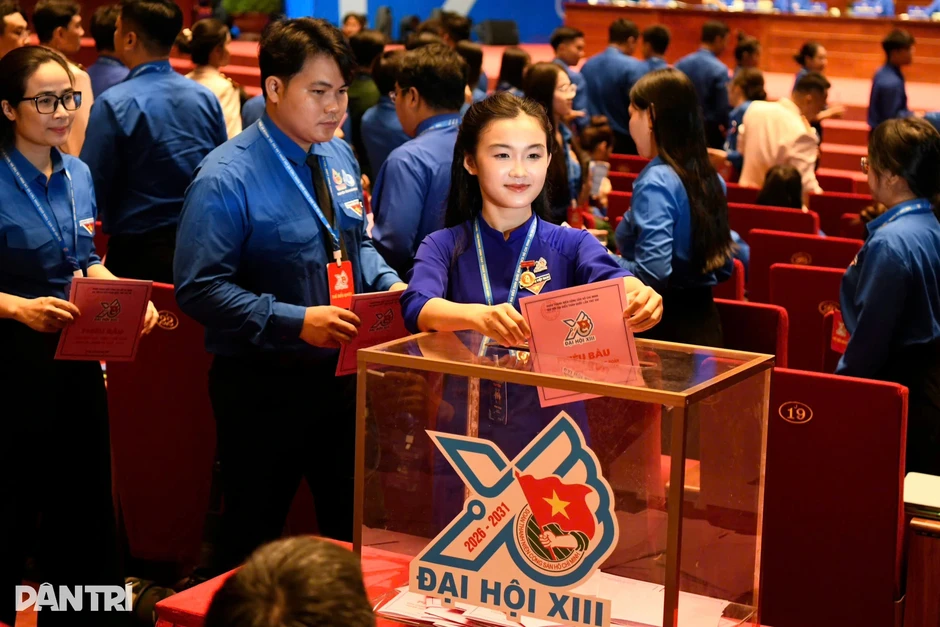 Bầu 119 ủy viên Ban Chấp hành Trung ương Đoàn khóa XIII Bầu 119 ủy viên Ban Chấp hành Trung ương Đoàn khóa XIII