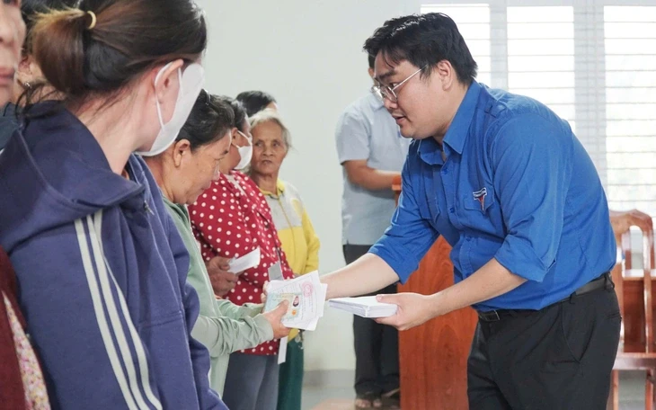 Bí thư Thành Đoàn TP.HCM Ngô Minh Hải: Đoàn phải giúp tiểu thương Chợ Lớn ứng dụng công nghệ số