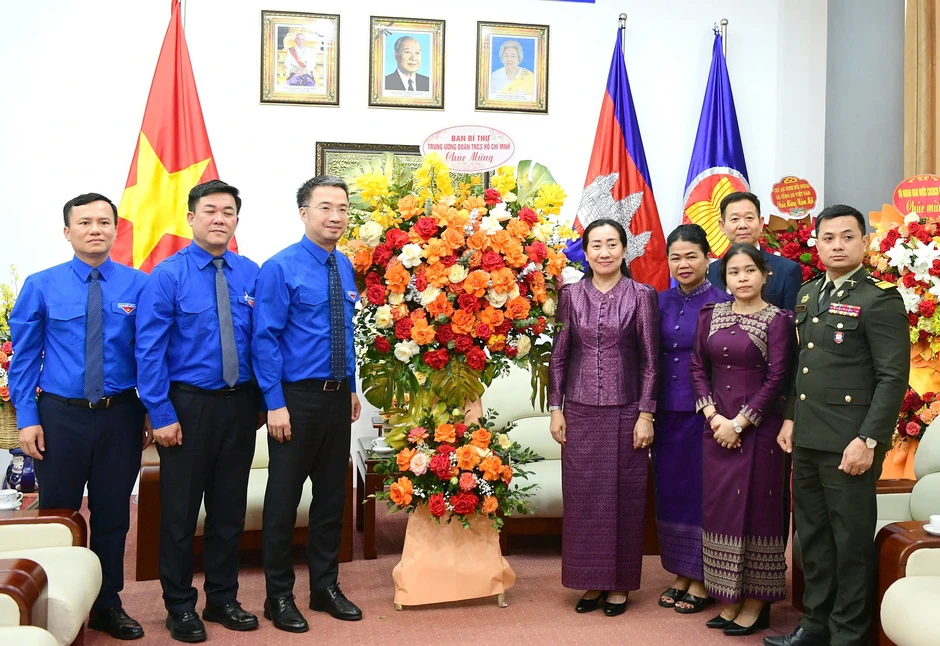Bí thư TƯ Đoàn Nguyễn Tường Lâm chúc mừng tết cổ truyền Lào, Campuchia Bí thư TƯ Đoàn Nguyễn Tường Lâm chúc mừng tết cổ truyền Lào, Campuchia