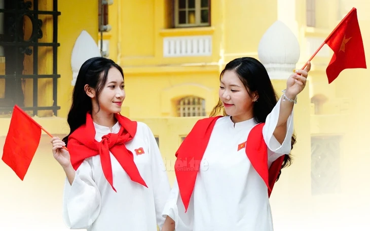 Bộ Nội vụ: Không đề xuất hoán đổi để nghỉ lễ 9 ngày dịp Giỗ Tổ Hùng Vương và 30-4, 1-5 Bộ Nội vụ: Không đề xuất hoán đổi để nghỉ lễ 9 ngày dịp Giỗ Tổ Hùng Vương và 30-4, 1-5