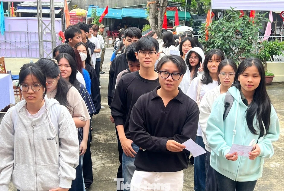 Bỏ phiếu xong, gen Z càng phải quan tâm đến sự đổi thay của quê hương
