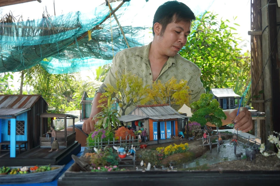 Bỏ phố về quê làm mô hình nhà miền Tây, thu gần nửa tỉ mỗi năm