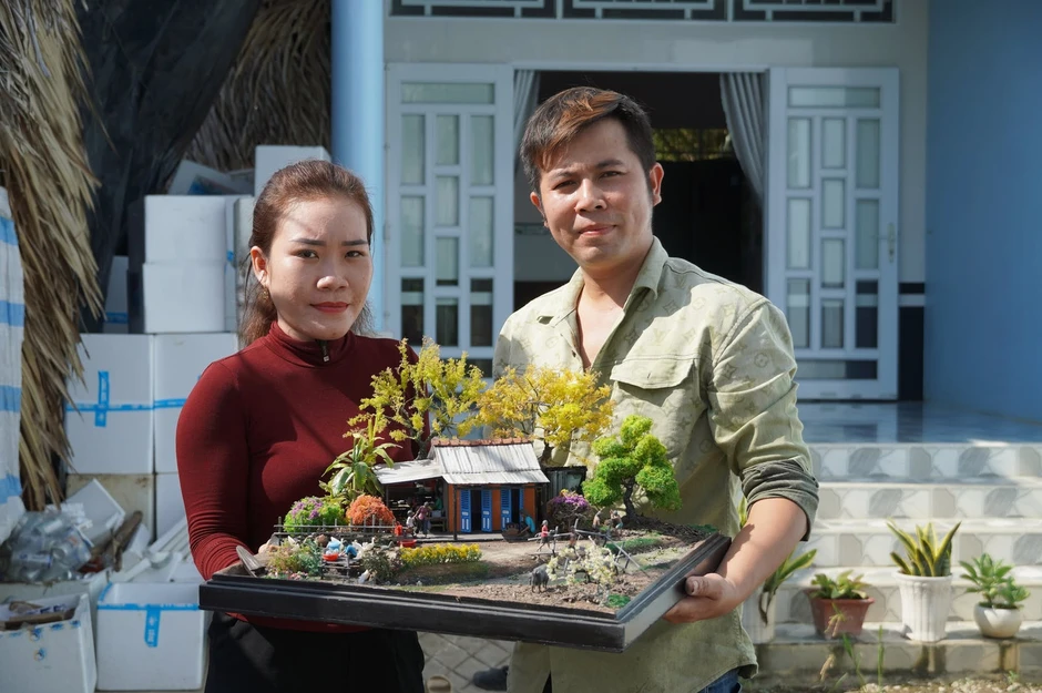 Bỏ phố về quê làm mô hình nhà miền Tây, thu gần nửa tỉ mỗi năm