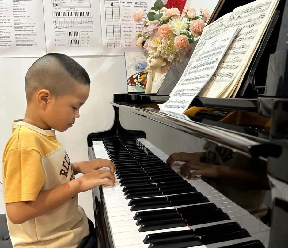Bùi Lê Quang Hưng 'nói tiếng Anh như gió', trí nhớ cực đỉnh bây giờ ra sao? Bùi Lê Quang Hưng 'nói tiếng Anh như gió', trí nhớ cực đỉnh bây giờ ra sao?