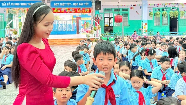 Cảnh báo 'nấm độc' mạng xã hội tấn công trẻ em Cảnh báo 'nấm độc' mạng xã hội tấn công trẻ em