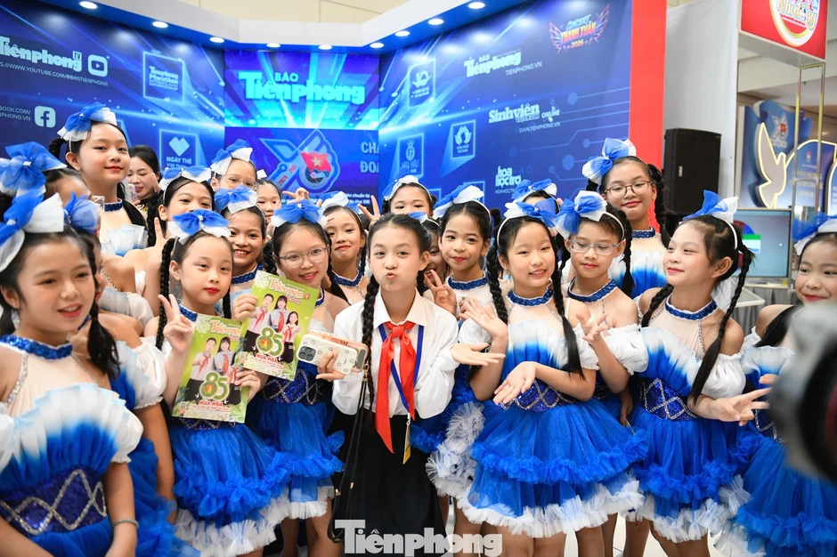 'Cánh én' tuổi trẻ chắp cánh ước mơ cho thiếu nhi Việt Nam 'Cánh én' tuổi trẻ chắp cánh ước mơ cho thiếu nhi Việt Nam