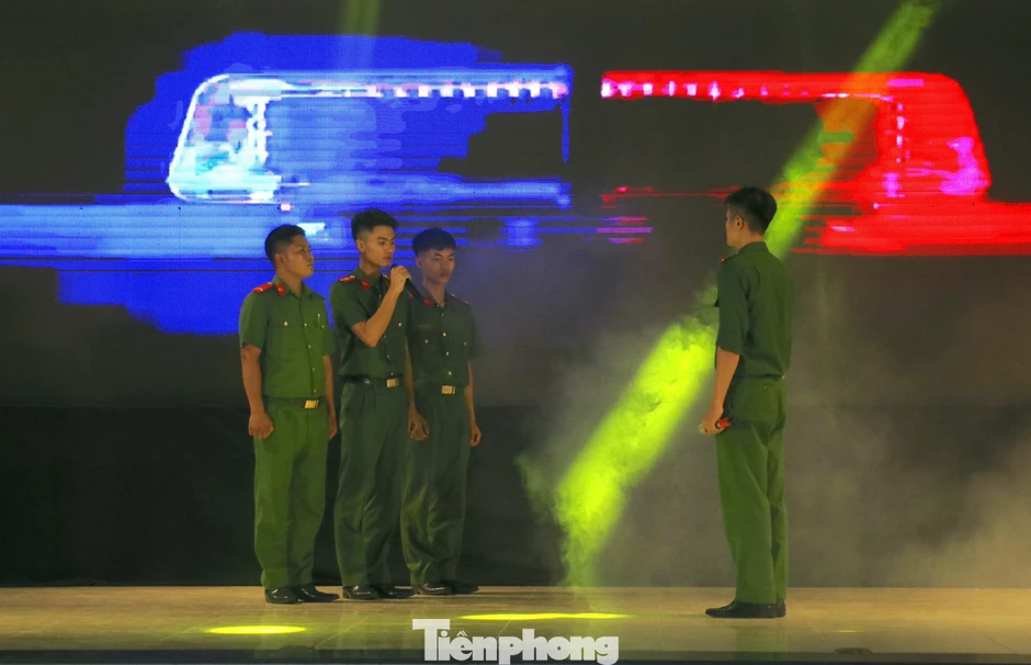 Cảnh sát cơ động làm 'diễn viên', đưa Nghị quyết Đại hội XIV của Đảng đến gần cán bộ, chiến sĩ Cảnh sát cơ động làm 'diễn viên', đưa Nghị quyết Đại hội XIV của Đảng đến gần cán bộ, chiến sĩ