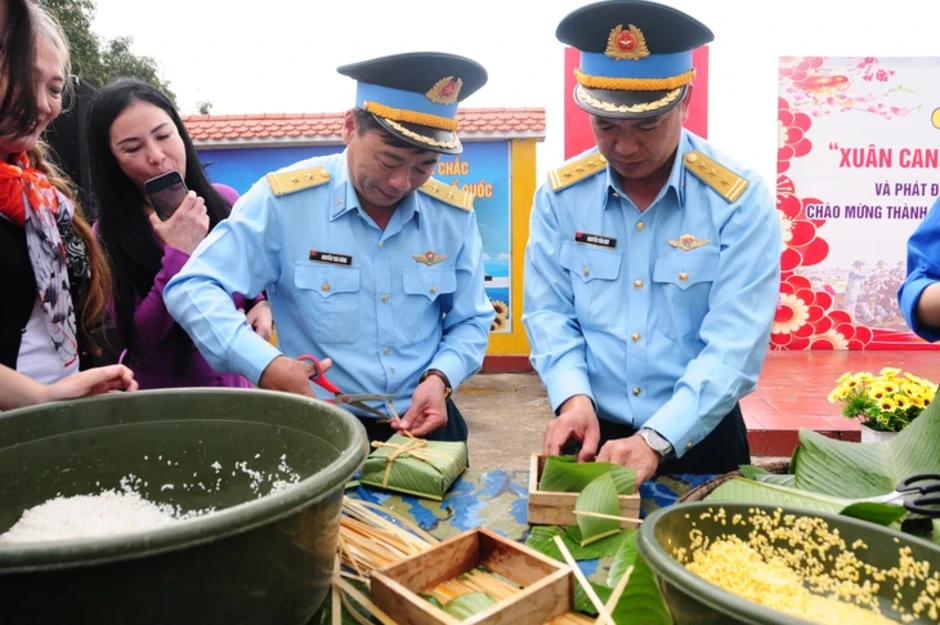 Cảnh tượng ngoạn mục bộ đội pháo phòng không trực Tết, vào vị trí chiến đấu chỉ chưa tới 30 giây Cảnh tượng ngoạn mục bộ đội pháo phòng không trực Tết, vào vị trí chiến đấu chỉ chưa tới 30 giây